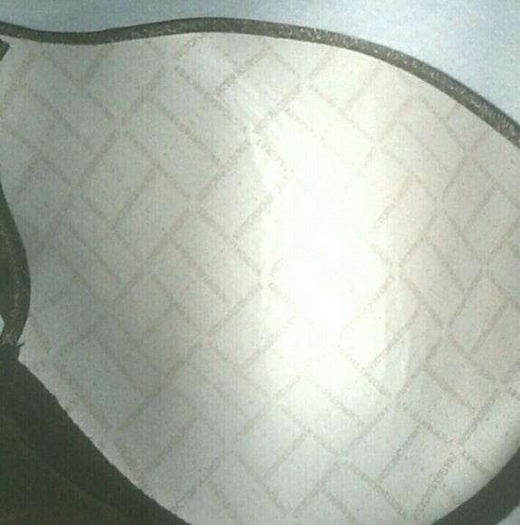 New Victoria's Secret - Picture 5 of 5